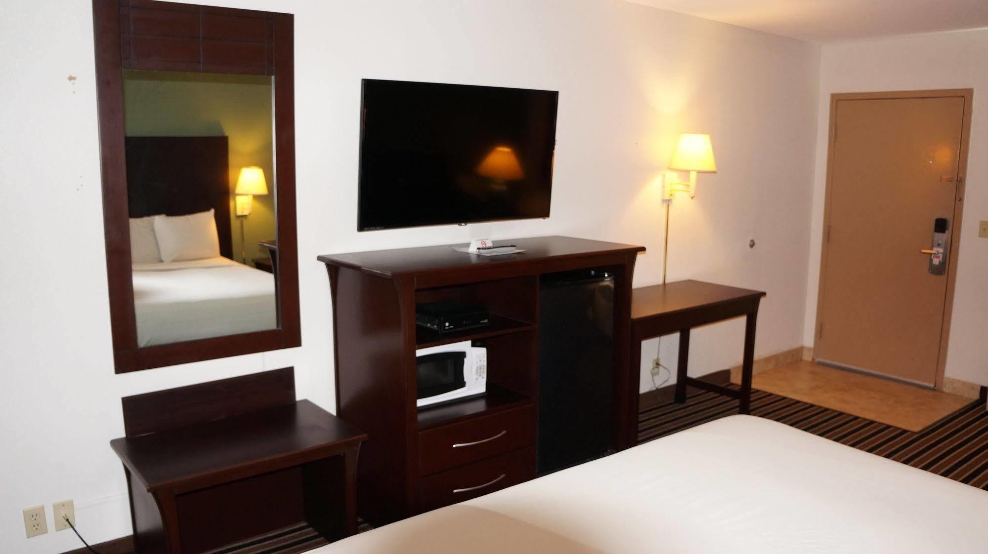 Regency Inn Питсбърг Екстериор снимка