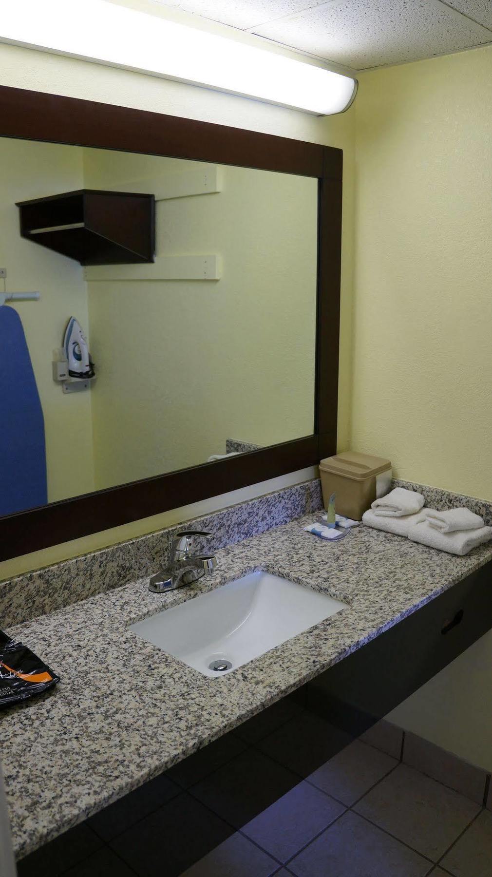Regency Inn Питсбърг Екстериор снимка